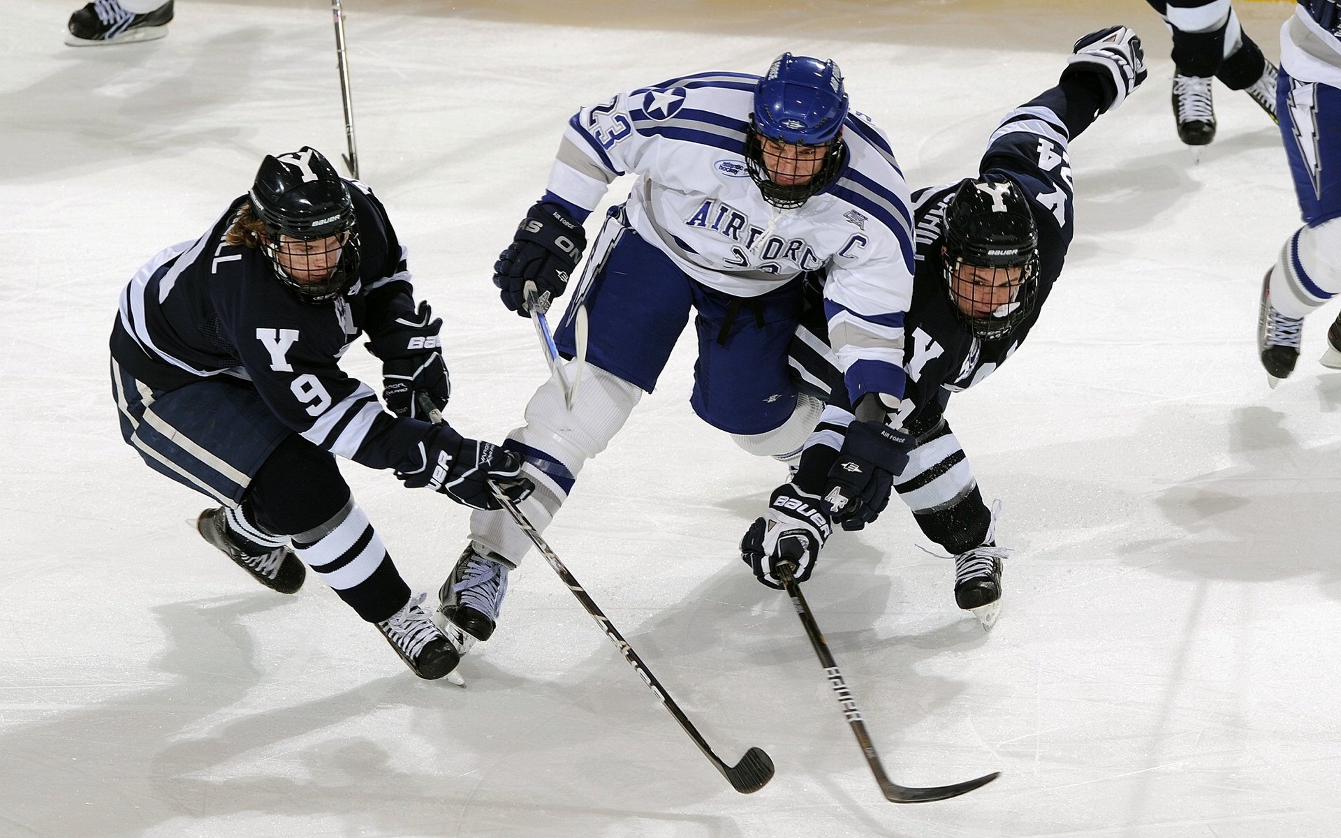 中国女排国内热身赛为了展示实力与队员磨合为主要目标，中国女排热点